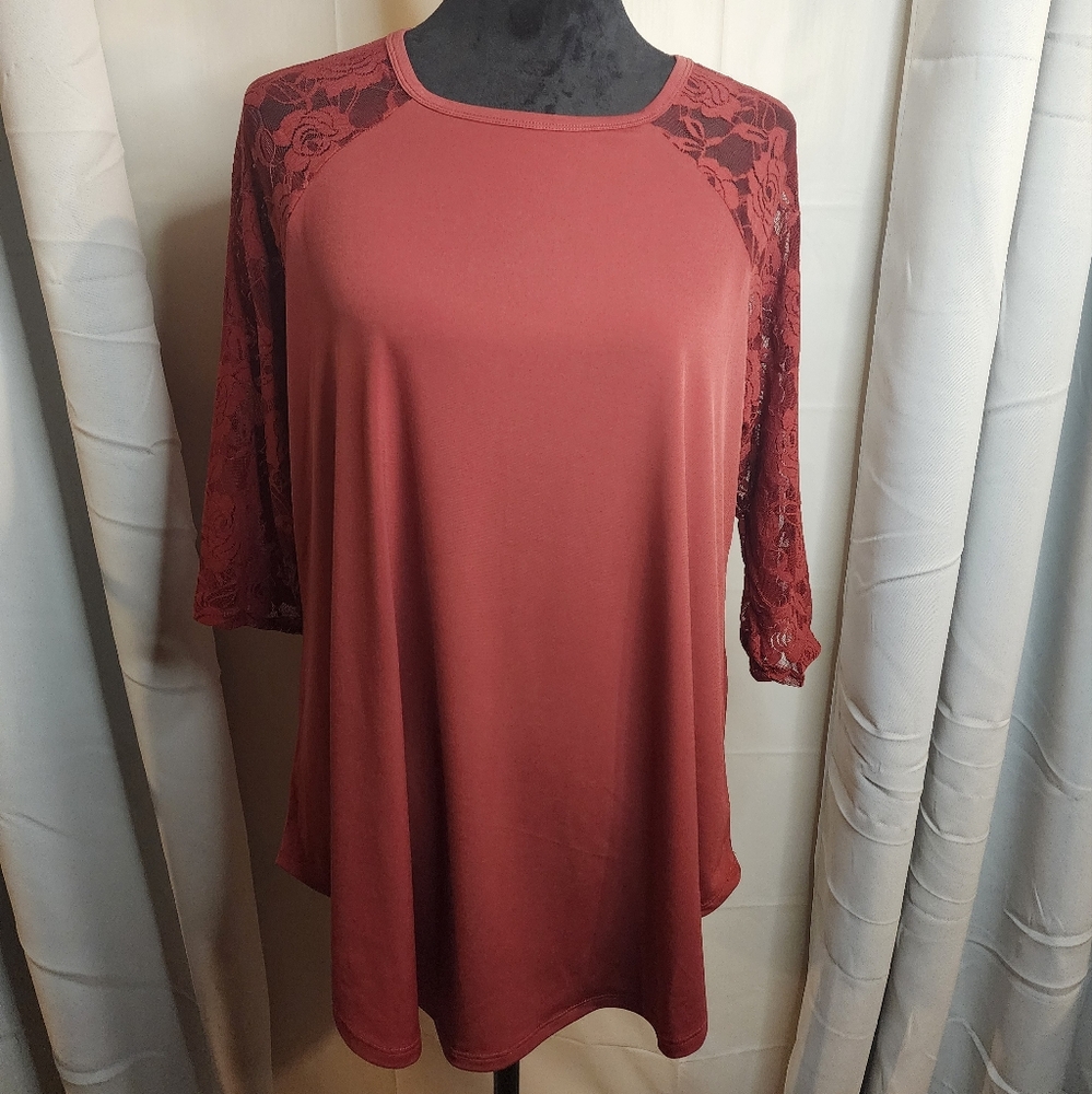 Sheila Rose lace 3/4 length sleeve